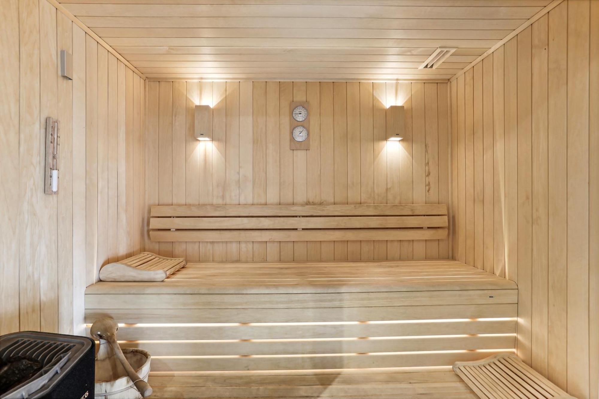 Hotel Restaurant Akena Molinges - La Brocatelle Сен-Клод Екстериор снимка