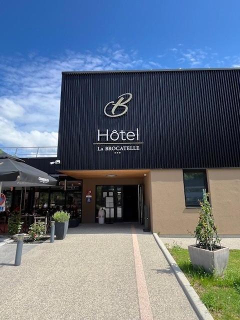 Hotel Restaurant Akena Molinges - La Brocatelle Сен-Клод Екстериор снимка